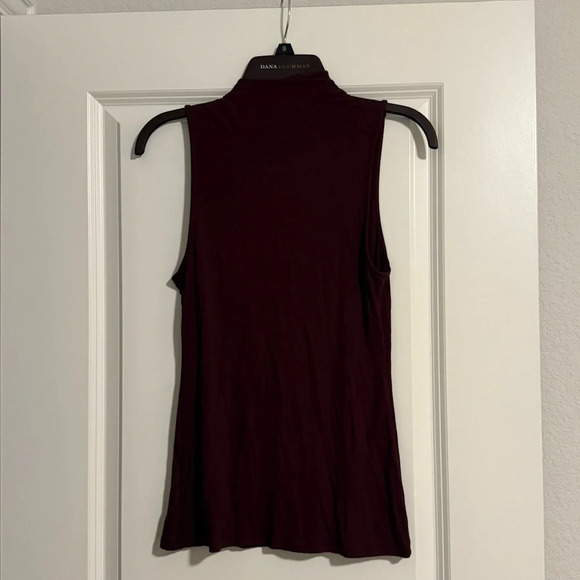 NWT EXPRESS SLEEVELESS TURTLENECK SIZE SMALL - Picture 3 of 3
